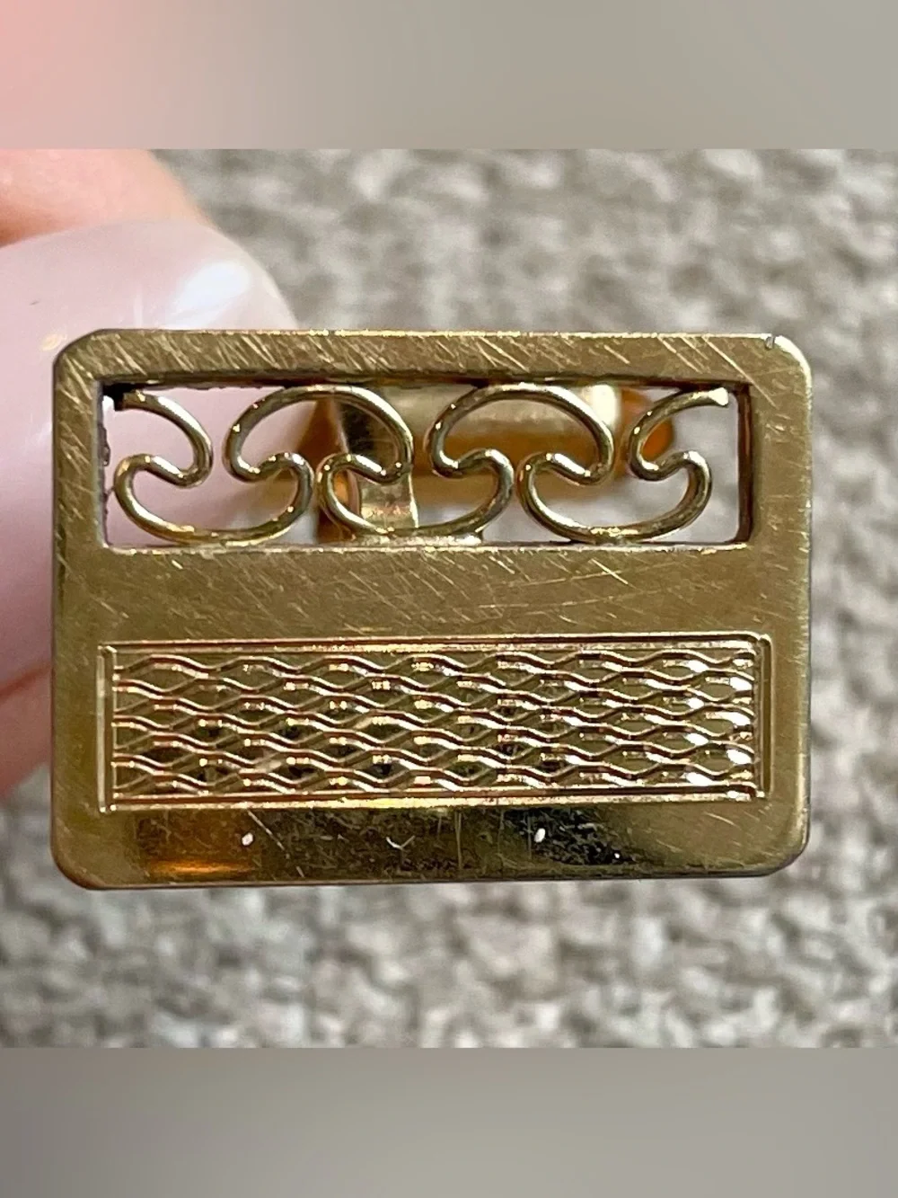 Krementz US Circa 1950’s Gold Tone Filigree Cabochon Toggle Bolt Cuff Links